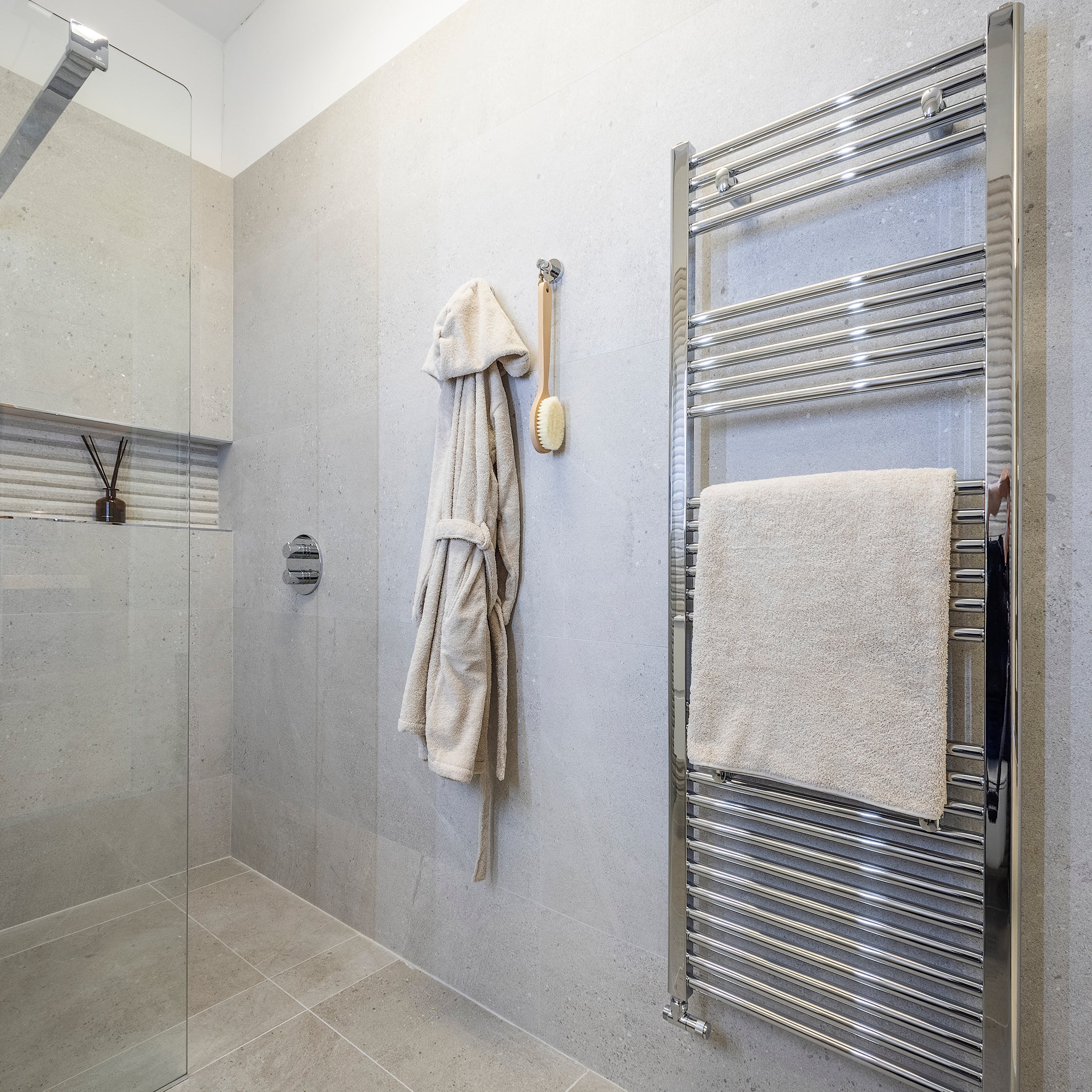 Porcelanosa discount towel rail